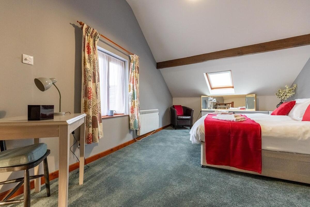 Katherines Court - Spacious Apartment With Rolling Hill Views Kendal Exterior foto